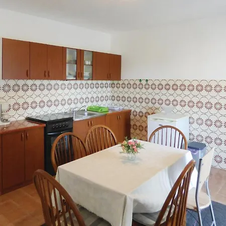 Apartment Three-bedroom In